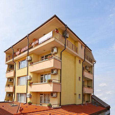 Viva Beach Hotel Pomorie Exteriör bild