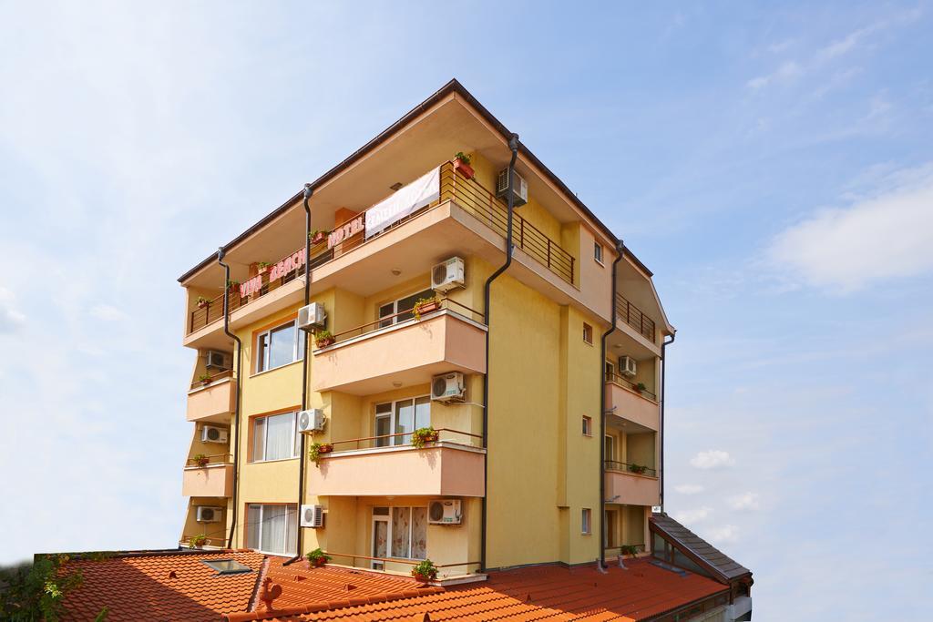 Viva Beach Hotel Pomorie Exteriör bild